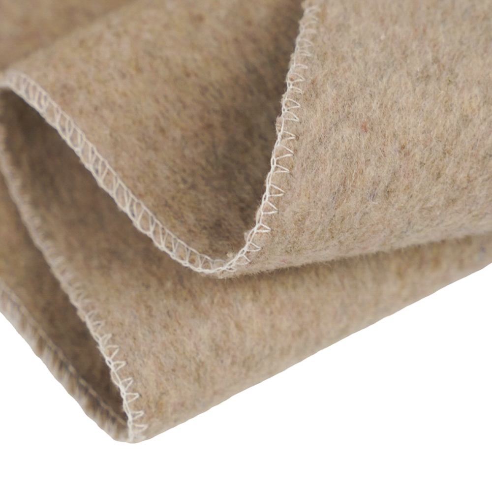 50 % Wolle, 40 % Polyester, 10 % andere Fasern, 720 g/m, Bohnenpastenfarbe, dicker doppelseitiger Wollstoff, ML-0124-4382-1