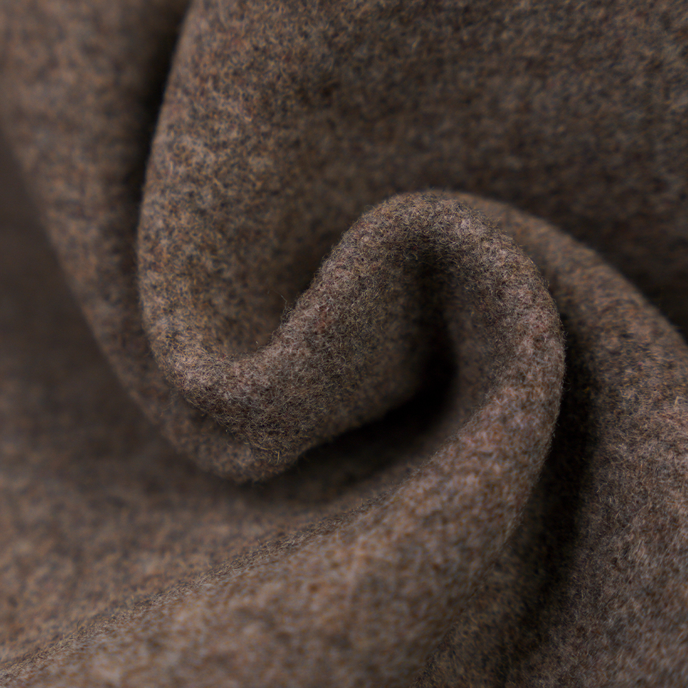 70 % Wolle, 10 % Kaschmir, 10 % Polyester, 10 % andere Fasern, 670 g/m, Kaffeemischung, Melton-Stoff, ML-232270-670