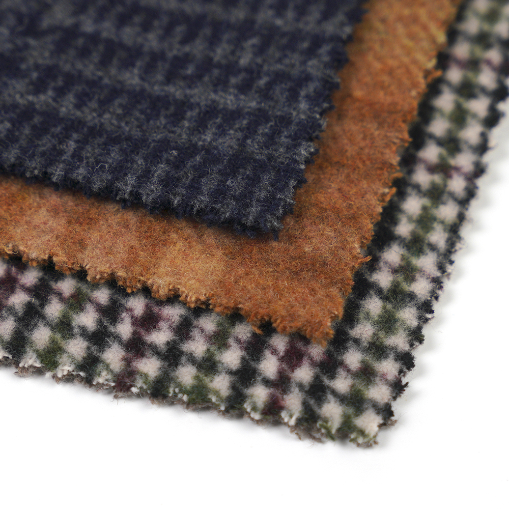 50 % Wolle, 40 % Polyester, 10 % andere Fasern, 860 g/m, braun und gelb kariert, Samtstoff, ML-062142104