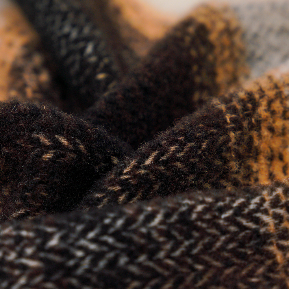 40 % Wolle, 60 % Polyester, 540 g/m, Schwarz und Weiß, Kreis-Tweed-Stoff, ML-8021071